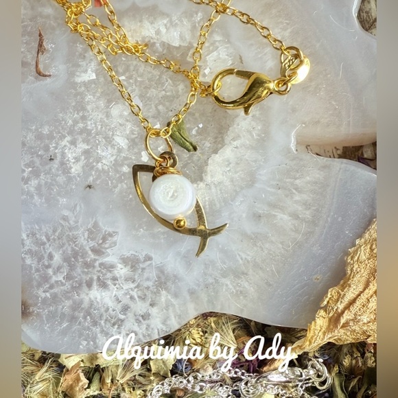 GOLD SARDINE FISH BAROQUE PEARL NECKLACE - Picture 1 of 1